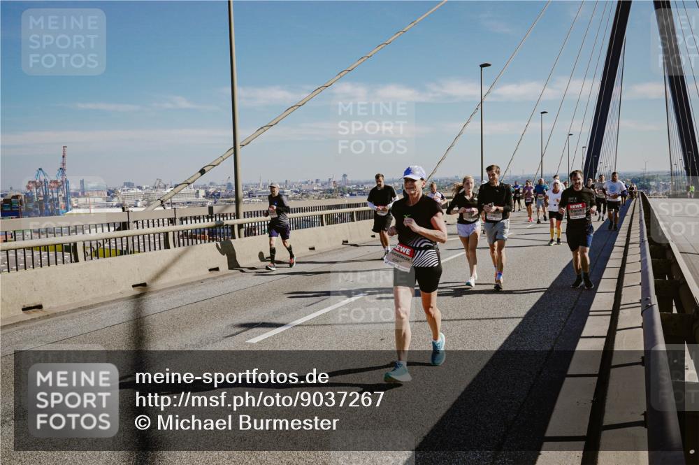 03.10.2025 - Köhlbrandbrückenlauf Michael Burmester http://msf.ph/oto/9037267 03.10.2025 12:30:02 Position 1 4067 meine-sportfotos.de