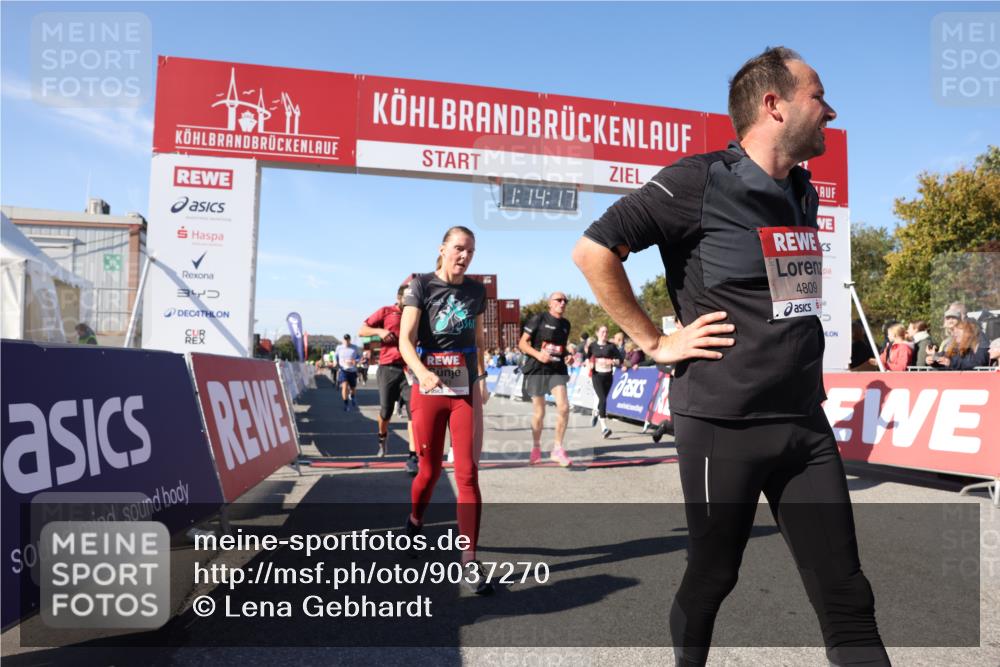 03.10.2025 - Köhlbrandbrückenlauf Lena Gebhardt http://msf.ph/oto/9037270 03.10.2025 13:14:17 Ziel 4313, 4437, 4569, 4641, 4728, 4776, 4785, 4809, 4888, 5282, 6327, 6418, 6735 meine-sportfotos.de