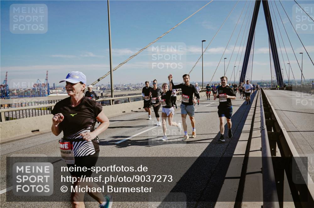 03.10.2025 - Köhlbrandbrückenlauf Michael Burmester http://msf.ph/oto/9037273 03.10.2025 12:30:03 Position 1 67 meine-sportfotos.de