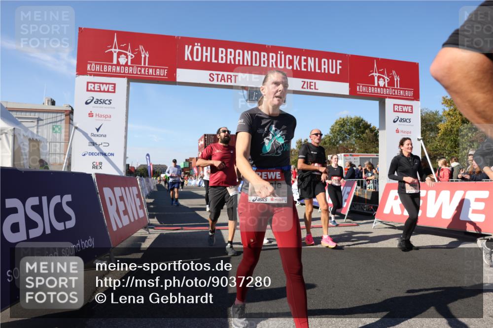 03.10.2025 - Köhlbrandbrückenlauf Lena Gebhardt http://msf.ph/oto/9037280 03.10.2025 13:14:18 Ziel 4313, 4437, 4569, 4641, 4728, 4776, 4809, 4888, 5282, 6012, 6327, 6418, 6512, 6735 meine-sportfotos.de