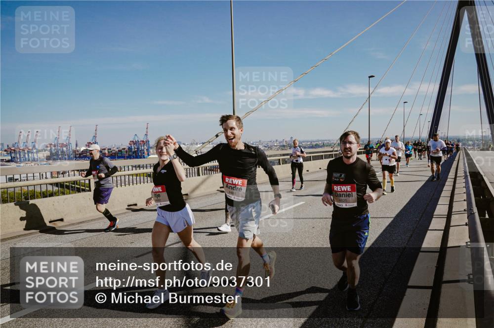 03.10.2025 - Köhlbrandbrückenlauf Michael Burmester http://msf.ph/oto/9037301 03.10.2025 12:30:04 Position 1 44811, 4825 meine-sportfotos.de