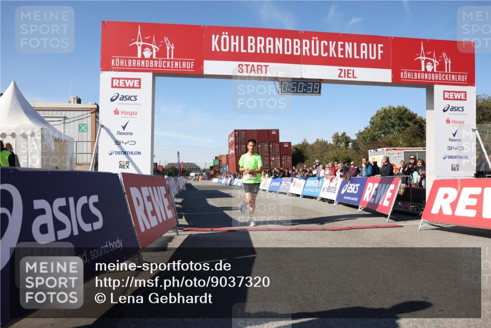 03.10.2025 - Köhlbrandbrückenlauf Lena Gebhardt http://msf.ph/oto/9037320 03.10.2025 12:50:39 Ziel 6248 meine-sportfotos.de