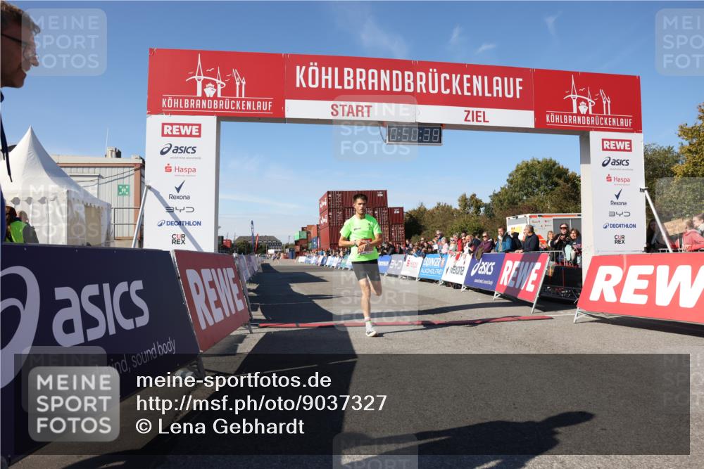 03.10.2025 - Köhlbrandbrückenlauf Lena Gebhardt http://msf.ph/oto/9037327 03.10.2025 12:50:39 Ziel 6248 meine-sportfotos.de