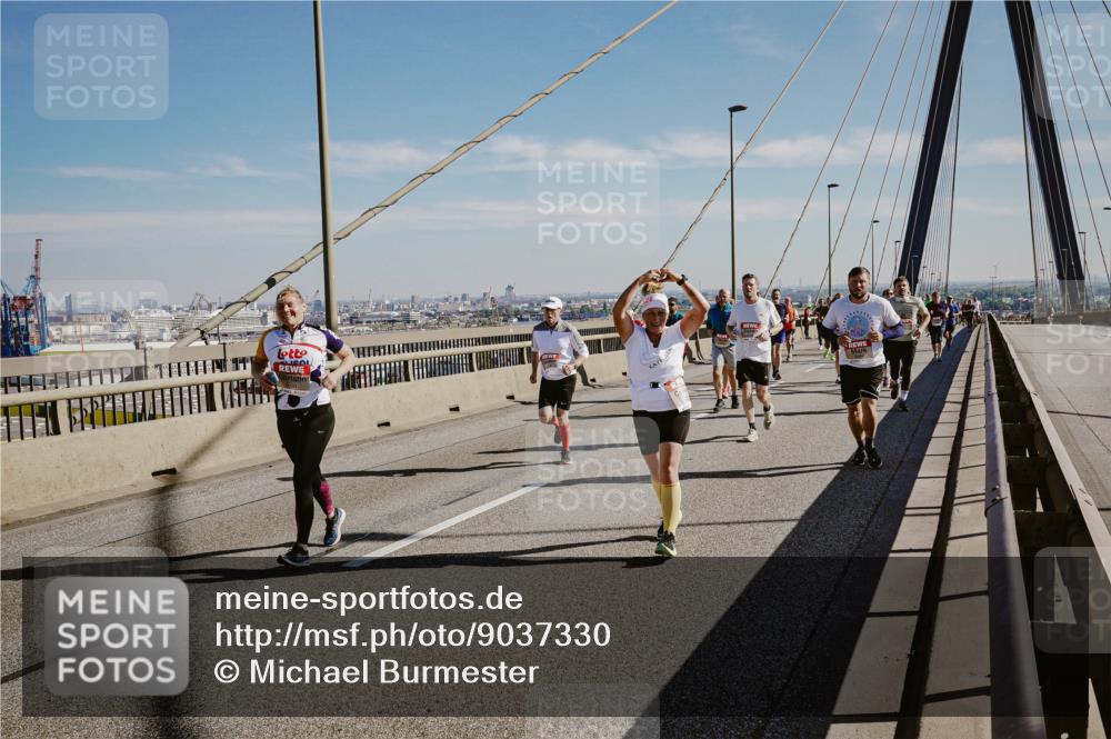 03.10.2025 - Köhlbrandbrückenlauf Michael Burmester http://msf.ph/oto/9037330 03.10.2025 12:30:06 Position 1 4 meine-sportfotos.de