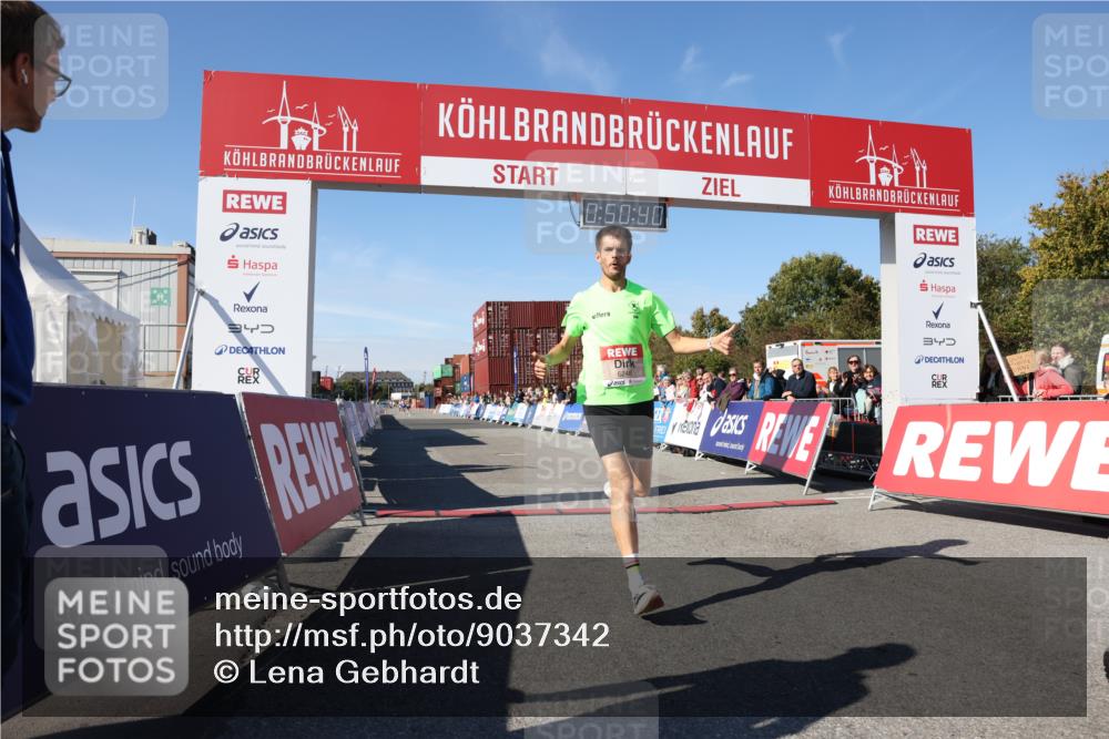 03.10.2025 - Köhlbrandbrückenlauf Lena Gebhardt http://msf.ph/oto/9037342 03.10.2025 12:50:40 Ziel 6248 meine-sportfotos.de