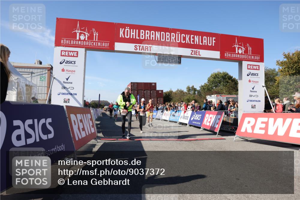 03.10.2025 - Köhlbrandbrückenlauf Lena Gebhardt http://msf.ph/oto/9037372 03.10.2025 13:14:24 Ziel 4400, 4426, 4437, 4569, 4641, 4776, 4888, 5132, 5282, 5805, 5902, 5903, 6012, 6327, 6418, 6512, 6735 meine-sportfotos.de