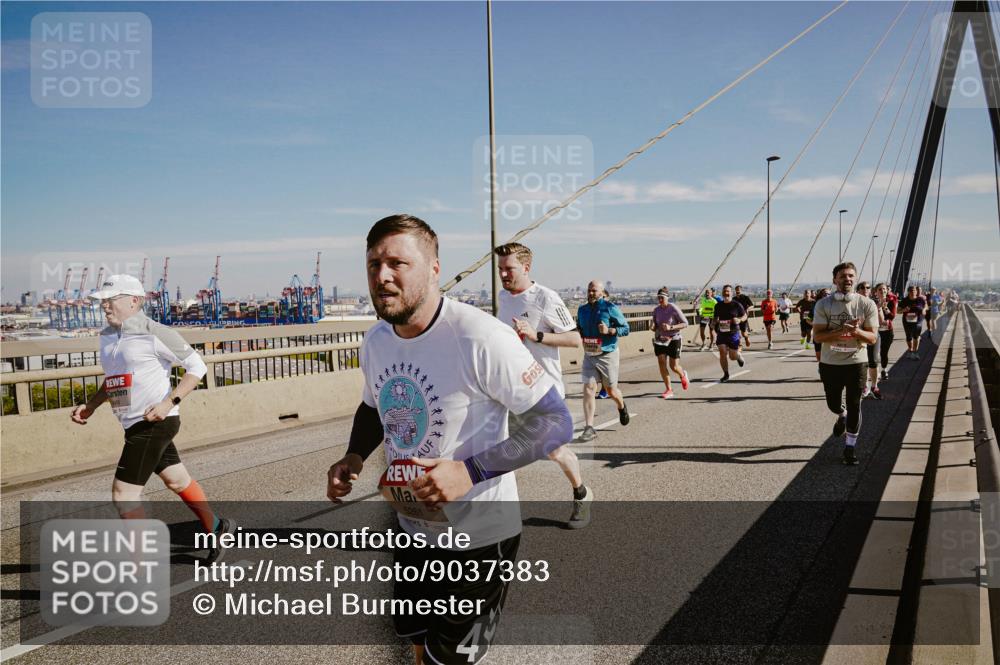 03.10.2025 - Köhlbrandbrückenlauf Michael Burmester http://msf.ph/oto/9037383 03.10.2025 12:30:08 Position 1 5261 meine-sportfotos.de