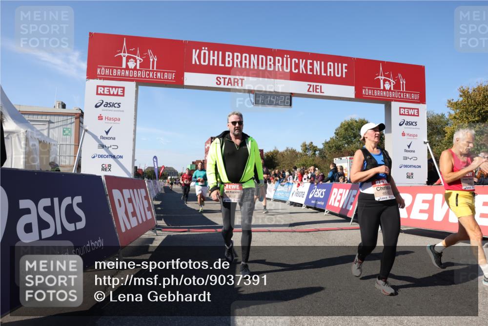 03.10.2025 - Köhlbrandbrückenlauf Lena Gebhardt http://msf.ph/oto/9037391 03.10.2025 13:14:27 Ziel 4259, 4400, 4426, 4569, 4776, 4888, 5132, 5282, 5782, 5805, 5902, 5903, 6012, 6327, 6512 meine-sportfotos.de