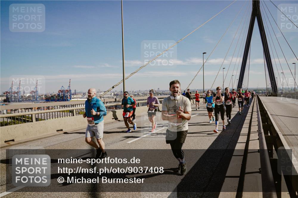 03.10.2025 - Köhlbrandbrückenlauf Michael Burmester http://msf.ph/oto/9037408 03.10.2025 12:30:10 Position 1 6818 meine-sportfotos.de