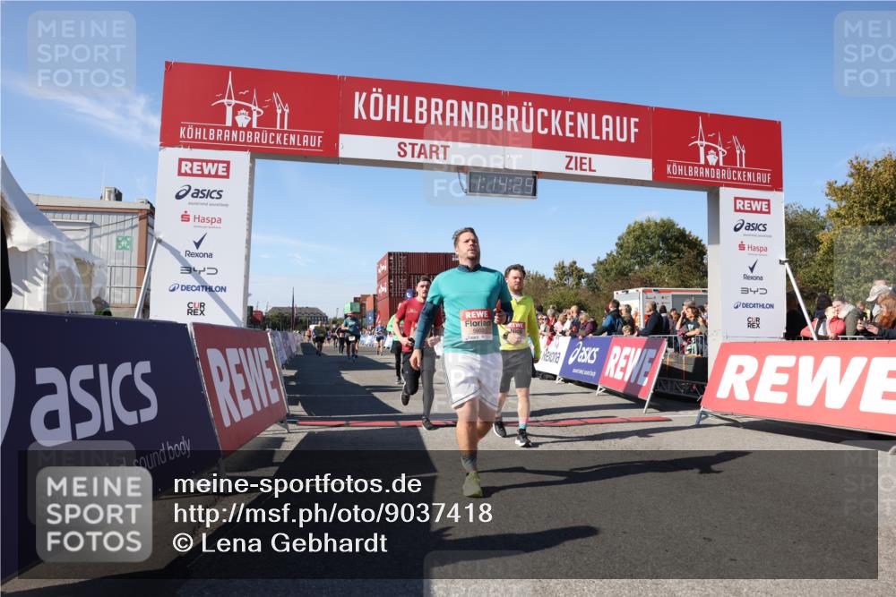 03.10.2025 - Köhlbrandbrückenlauf Lena Gebhardt http://msf.ph/oto/9037418 03.10.2025 13:14:30 Ziel 4259, 4400, 4426, 4509, 5132, 5249, 5782, 5805, 5902, 5903, 6012, 6512 meine-sportfotos.de