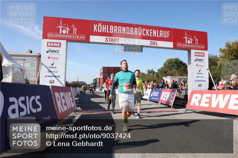 03.10.2025 - Köhlbrandbrückenlauf Lena Gebhardt http://msf.ph/oto/9037424 03.10.2025 13:14:30 Ziel 4259, 4400, 4426, 4509, 5132, 5249, 5782, 5805, 5902, 5903, 6012, 6512 meine-sportfotos.de