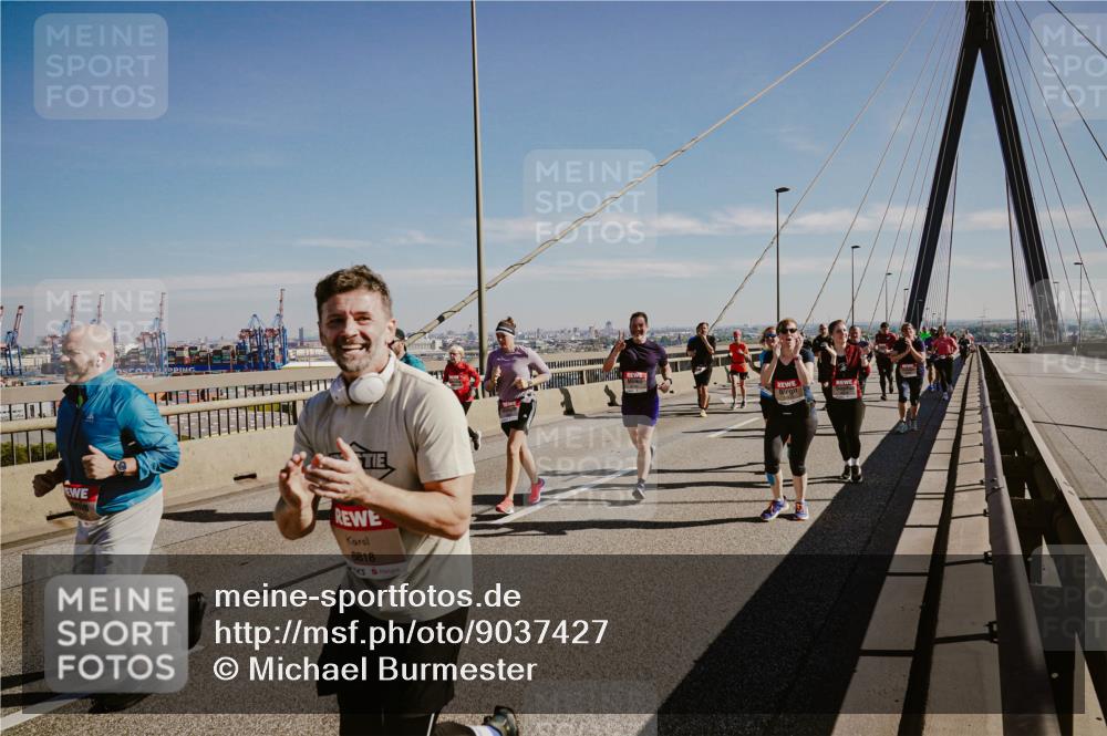03.10.2025 - Köhlbrandbrückenlauf Michael Burmester http://msf.ph/oto/9037427 03.10.2025 12:30:10 Position 1 6818 meine-sportfotos.de