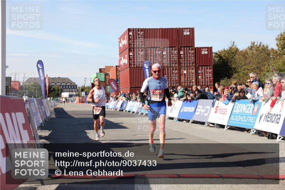 03.10.2025 - Köhlbrandbrückenlauf Lena Gebhardt http://msf.ph/oto/9037433 03.10.2025 12:50:57 Ziel 4072, 6216, 6552 meine-sportfotos.de