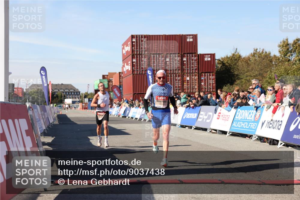 03.10.2025 - Köhlbrandbrückenlauf Lena Gebhardt http://msf.ph/oto/9037438 03.10.2025 12:50:57 Ziel 4072, 6216, 6552 meine-sportfotos.de
