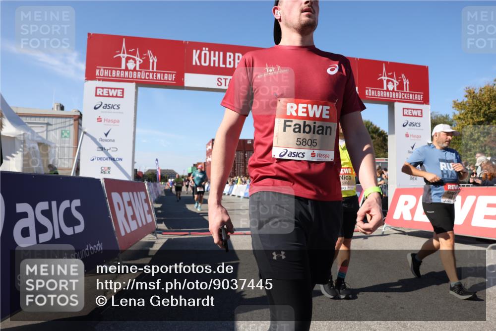 03.10.2025 - Köhlbrandbrückenlauf Lena Gebhardt http://msf.ph/oto/9037445 03.10.2025 13:14:32 Ziel 4259, 4400, 4426, 4509, 4684, 4788, 5132, 5249, 5782, 5805, 5902, 5903, 6012, 6512 meine-sportfotos.de