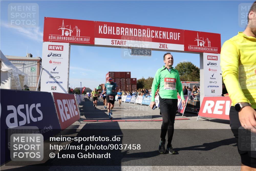 03.10.2025 - Köhlbrandbrückenlauf Lena Gebhardt http://msf.ph/oto/9037458 03.10.2025 13:14:34 Ziel 4259, 4400, 4424, 4426, 4509, 4684, 4692, 4788, 5132, 5249, 5782, 5805, 5902, 5903, 6012, 6512, 6849 meine-sportfotos.de