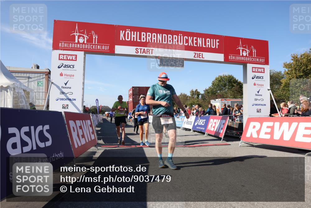 03.10.2025 - Köhlbrandbrückenlauf Lena Gebhardt http://msf.ph/oto/9037479 03.10.2025 13:14:36 Ziel 4259, 4400, 4424, 4509, 4684, 4692, 4788, 5132, 5249, 5782, 5805, 5902, 5903, 6316, 6448, 6849 meine-sportfotos.de