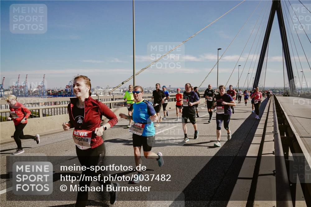 03.10.2025 - Köhlbrandbrückenlauf Michael Burmester http://msf.ph/oto/9037482 03.10.2025 12:30:13 Position 1 5078, 4630 meine-sportfotos.de