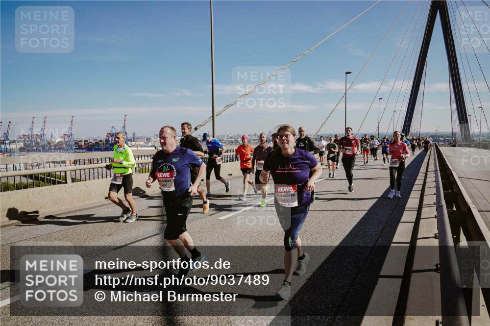 03.10.2025 - Köhlbrandbrückenlauf Michael Burmester http://msf.ph/oto/9037489 03.10.2025 12:30:14 Position 1 361, 4600 meine-sportfotos.de