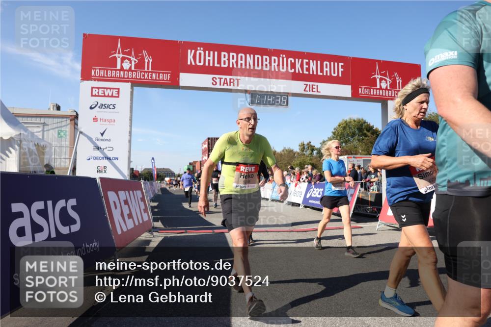 03.10.2025 - Köhlbrandbrückenlauf Lena Gebhardt http://msf.ph/oto/9037524 03.10.2025 13:14:39 Ziel 4259, 4400, 4424, 4509, 4684, 4692, 4788, 4869, 5249, 5682, 5686, 5782, 5805, 6316, 6448, 6849 meine-sportfotos.de