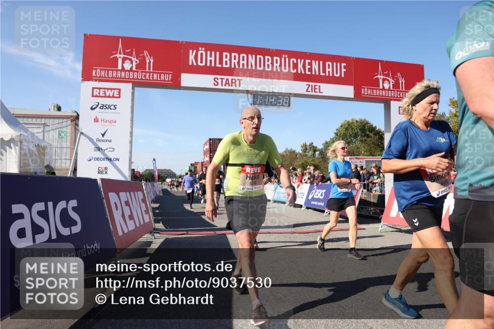 03.10.2025 - Köhlbrandbrückenlauf Lena Gebhardt http://msf.ph/oto/9037530 03.10.2025 13:14:39 Ziel 4259, 4400, 4424, 4509, 4684, 4692, 4788, 4869, 5249, 5682, 5686, 5782, 5805, 6316, 6448, 6849 meine-sportfotos.de