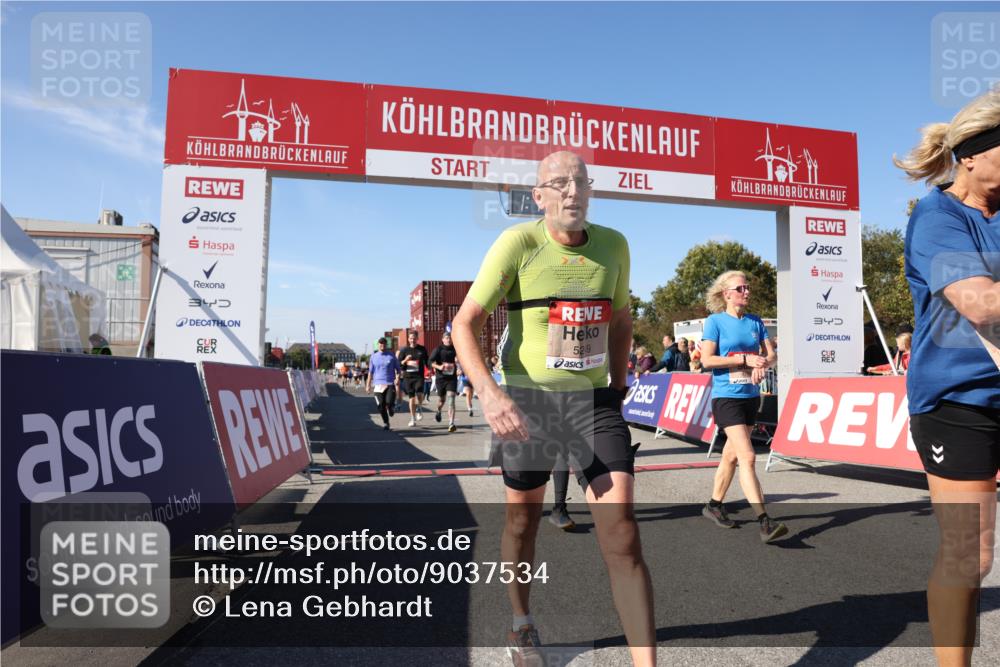 03.10.2025 - Köhlbrandbrückenlauf Lena Gebhardt http://msf.ph/oto/9037534 03.10.2025 13:14:39 Ziel 4259, 4400, 4424, 4509, 4684, 4692, 4788, 4869, 5249, 5682, 5686, 5782, 5805, 6316, 6448, 6849 meine-sportfotos.de