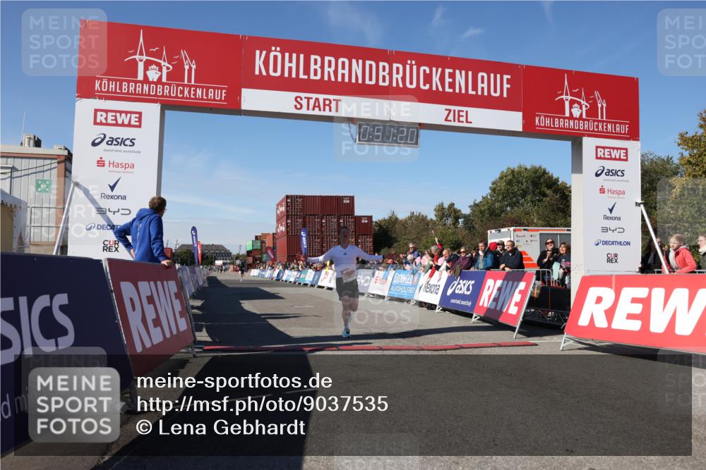 03.10.2025 - Köhlbrandbrückenlauf Lena Gebhardt http://msf.ph/oto/9037535 03.10.2025 12:51:20 Ziel 6047 meine-sportfotos.de