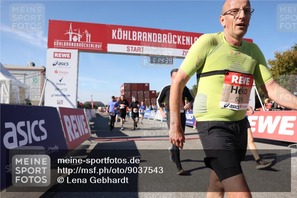 03.10.2025 - Köhlbrandbrückenlauf Lena Gebhardt http://msf.ph/oto/9037543 03.10.2025 13:14:40 Ziel 4259, 4400, 4424, 4509, 4684, 4692, 4788, 4869, 5249, 5682, 5686, 5711, 5782, 6316, 6448, 6849 meine-sportfotos.de