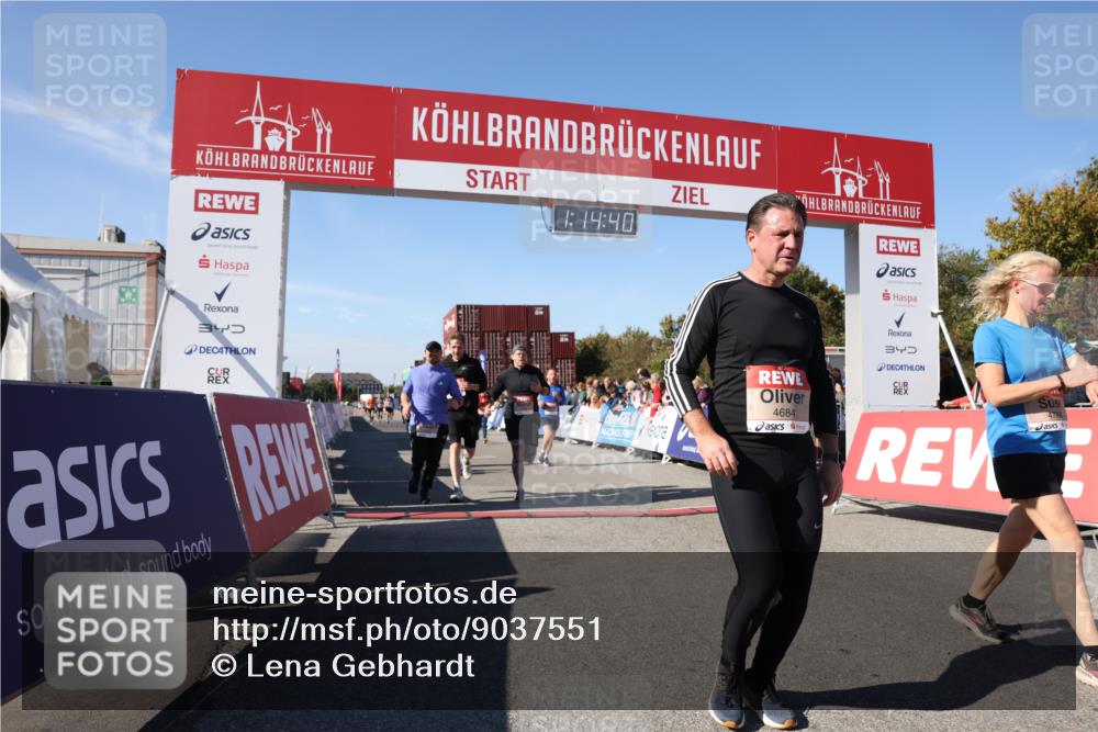 03.10.2025 - Köhlbrandbrückenlauf Lena Gebhardt http://msf.ph/oto/9037551 03.10.2025 13:14:40 Ziel 4259, 4400, 4424, 4509, 4684, 4692, 4788, 4869, 5249, 5682, 5686, 5711, 5782, 6316, 6448, 6849 meine-sportfotos.de