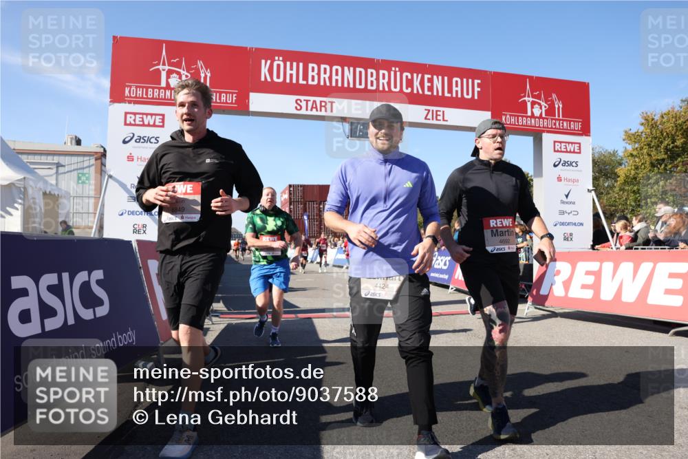 03.10.2025 - Köhlbrandbrückenlauf Lena Gebhardt http://msf.ph/oto/9037588 03.10.2025 13:14:43 Ziel 4202, 4259, 4424, 4509, 4533, 4684, 4692, 4788, 4869, 5249, 5682, 5686, 5711, 5814, 6316, 6344, 6448, 6849 meine-sportfotos.de
