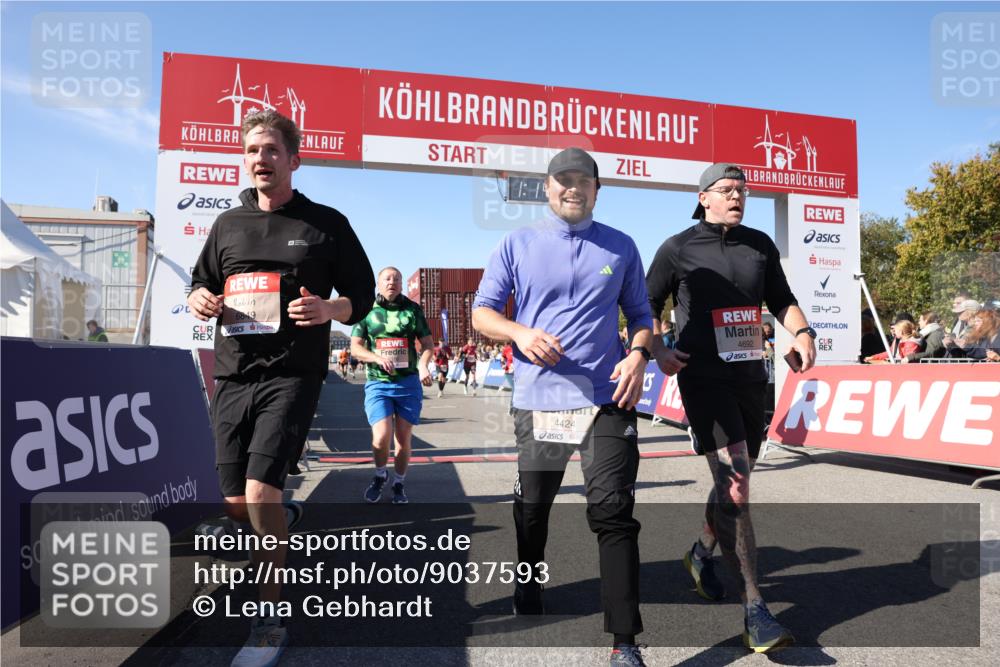 03.10.2025 - Köhlbrandbrückenlauf Lena Gebhardt http://msf.ph/oto/9037593 03.10.2025 13:14:43 Ziel 4202, 4259, 4424, 4509, 4533, 4684, 4692, 4788, 4869, 5249, 5682, 5686, 5711, 5814, 6316, 6344, 6448, 6849 meine-sportfotos.de