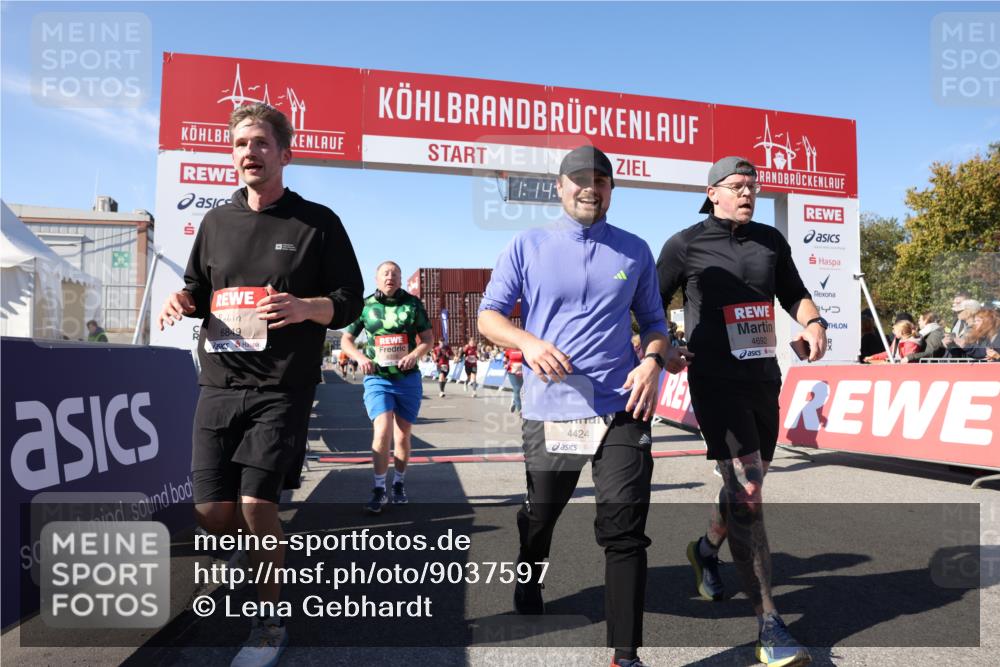 03.10.2025 - Köhlbrandbrückenlauf Lena Gebhardt http://msf.ph/oto/9037597 03.10.2025 13:14:43 Ziel 4202, 4259, 4424, 4509, 4533, 4684, 4692, 4788, 4869, 5249, 5682, 5686, 5711, 5814, 6316, 6344, 6448, 6849 meine-sportfotos.de