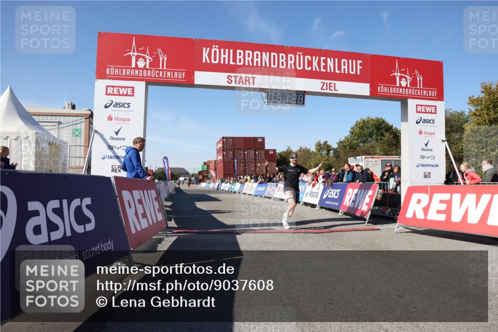 03.10.2025 - Köhlbrandbrückenlauf Lena Gebhardt http://msf.ph/oto/9037608 03.10.2025 12:51:29 Ziel 6047, 6458 meine-sportfotos.de