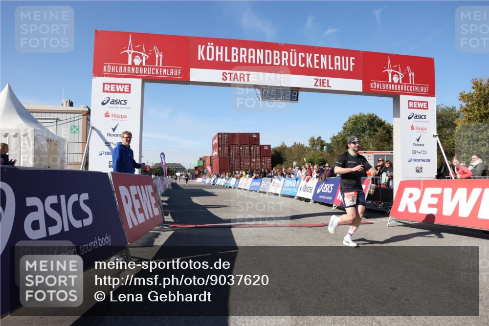03.10.2025 - Köhlbrandbrückenlauf Lena Gebhardt http://msf.ph/oto/9037620 03.10.2025 12:51:29 Ziel 6047, 6458 meine-sportfotos.de