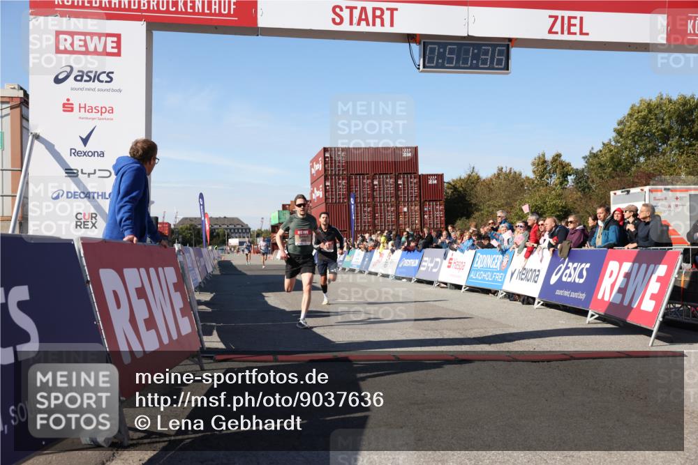 03.10.2025 - Köhlbrandbrückenlauf Lena Gebhardt http://msf.ph/oto/9037636 03.10.2025 12:51:36 Ziel 4058, 6458, 6793 meine-sportfotos.de