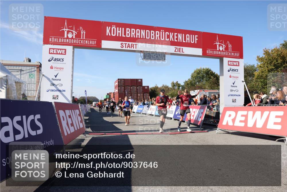 03.10.2025 - Köhlbrandbrückenlauf Lena Gebhardt http://msf.ph/oto/9037646 03.10.2025 13:14:46 Ziel 4202, 4224, 4424, 4533, 4684, 4692, 4788, 4869, 4890, 5249, 5525, 5535, 5682, 5686, 5711, 5760, 5761, 5814, 6316, 6344, 6448, 6849 meine-sportfotos.de