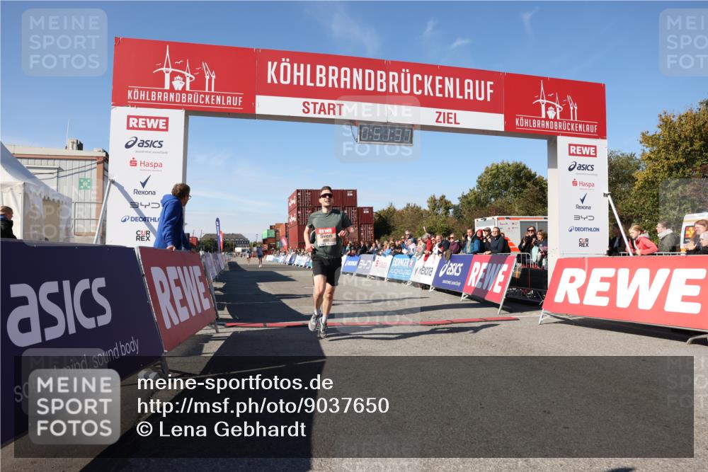 03.10.2025 - Köhlbrandbrückenlauf Lena Gebhardt http://msf.ph/oto/9037650 03.10.2025 12:51:37 Ziel 4058, 6458, 6793 meine-sportfotos.de