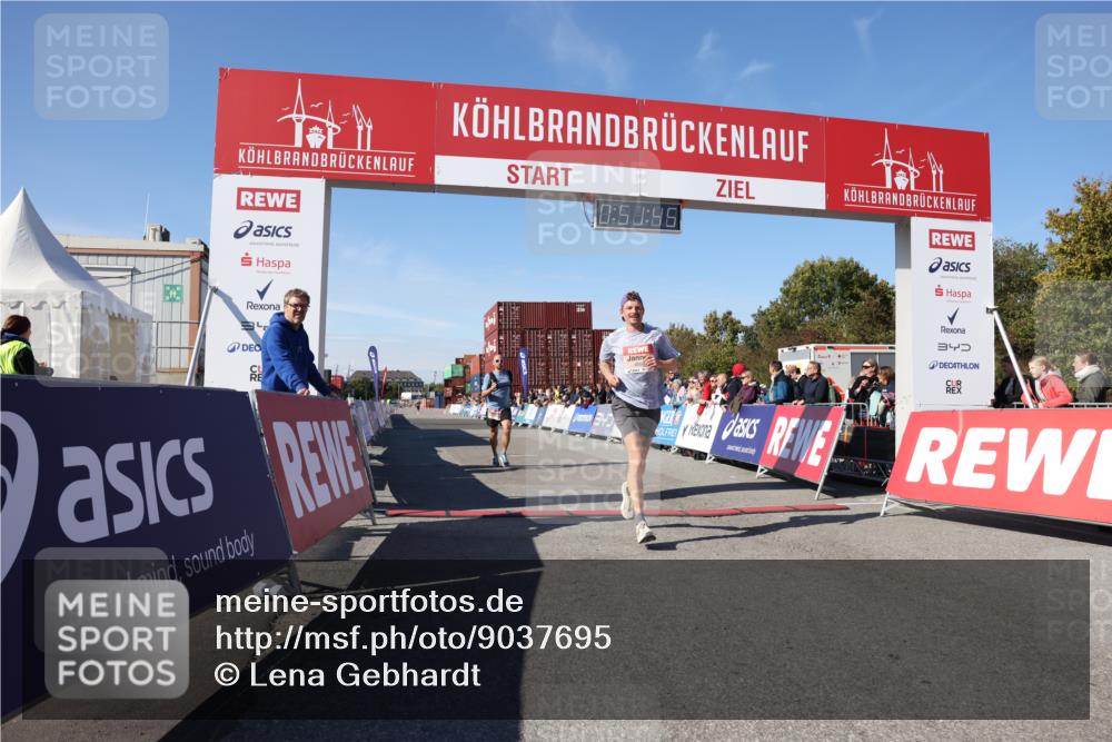03.10.2025 - Köhlbrandbrückenlauf Lena Gebhardt http://msf.ph/oto/9037695 03.10.2025 12:51:45 Ziel 4017, 4058, 4087, 6793 meine-sportfotos.de