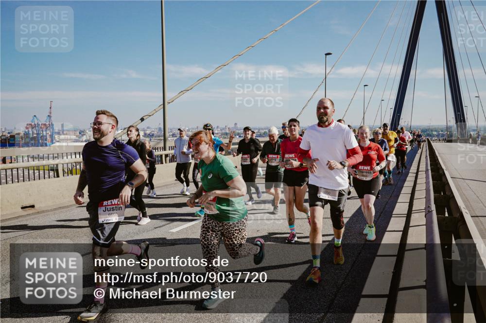 03.10.2025 - Köhlbrandbrückenlauf Michael Burmester http://msf.ph/oto/9037720 03.10.2025 12:30:31 Position 1 6660 meine-sportfotos.de