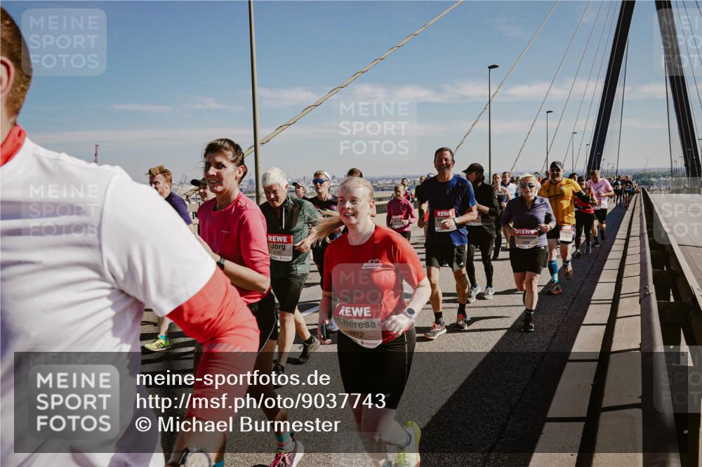 03.10.2025 - Köhlbrandbrückenlauf Michael Burmester http://msf.ph/oto/9037743 03.10.2025 12:30:33 Position 1 4790, 4812 meine-sportfotos.de