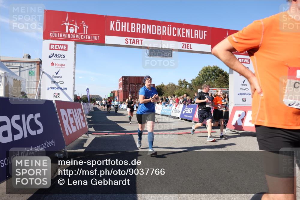 03.10.2025 - Köhlbrandbrückenlauf Lena Gebhardt http://msf.ph/oto/9037766 03.10.2025 13:14:56 Ziel 4202, 4224, 4232, 4406, 4533, 4784, 4890, 5054, 5173, 5525, 5535, 5711, 5737, 5760, 5761, 5814, 6017, 6128, 6129, 6293, 6344, 6454, 6815 meine-sportfotos.de