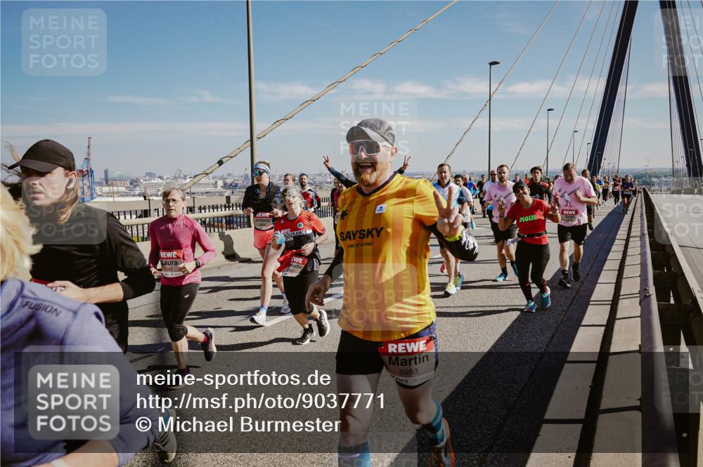 03.10.2025 - Köhlbrandbrückenlauf Michael Burmester http://msf.ph/oto/9037771 03.10.2025 12:30:35 Position 1 4363, 5983 meine-sportfotos.de