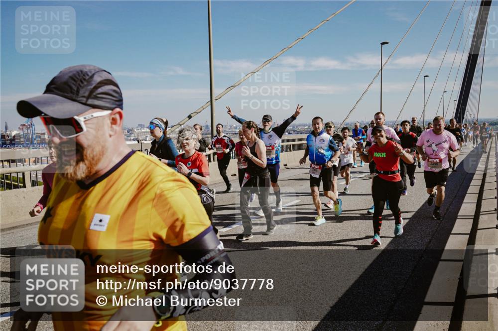 03.10.2025 - Köhlbrandbrückenlauf Michael Burmester http://msf.ph/oto/9037778 03.10.2025 12:30:35 Position 1  meine-sportfotos.de