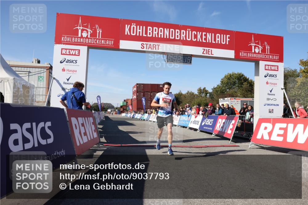 03.10.2025 - Köhlbrandbrückenlauf Lena Gebhardt http://msf.ph/oto/9037793 03.10.2025 12:52:19 Ziel 4301 meine-sportfotos.de