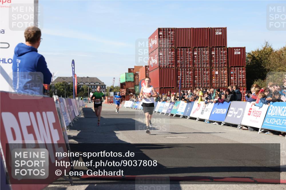 03.10.2025 - Köhlbrandbrückenlauf Lena Gebhardt http://msf.ph/oto/9037808 03.10.2025 12:52:34 Ziel 4019, 6087, 6625 meine-sportfotos.de