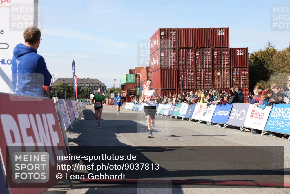 03.10.2025 - Köhlbrandbrückenlauf Lena Gebhardt http://msf.ph/oto/9037813 03.10.2025 12:52:34 Ziel 4019, 6087, 6625 meine-sportfotos.de
