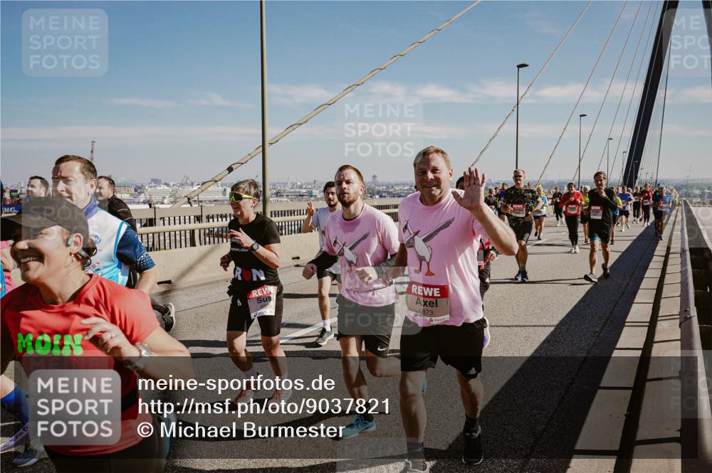 03.10.2025 - Köhlbrandbrückenlauf Michael Burmester http://msf.ph/oto/9037821 03.10.2025 12:30:37 Position 1 5873 meine-sportfotos.de