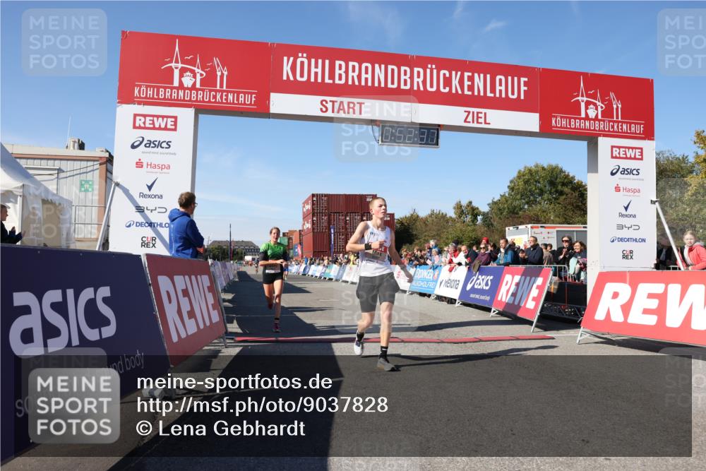 03.10.2025 - Köhlbrandbrückenlauf Lena Gebhardt http://msf.ph/oto/9037828 03.10.2025 12:52:37 Ziel 4013, 4019, 6087, 6625 meine-sportfotos.de