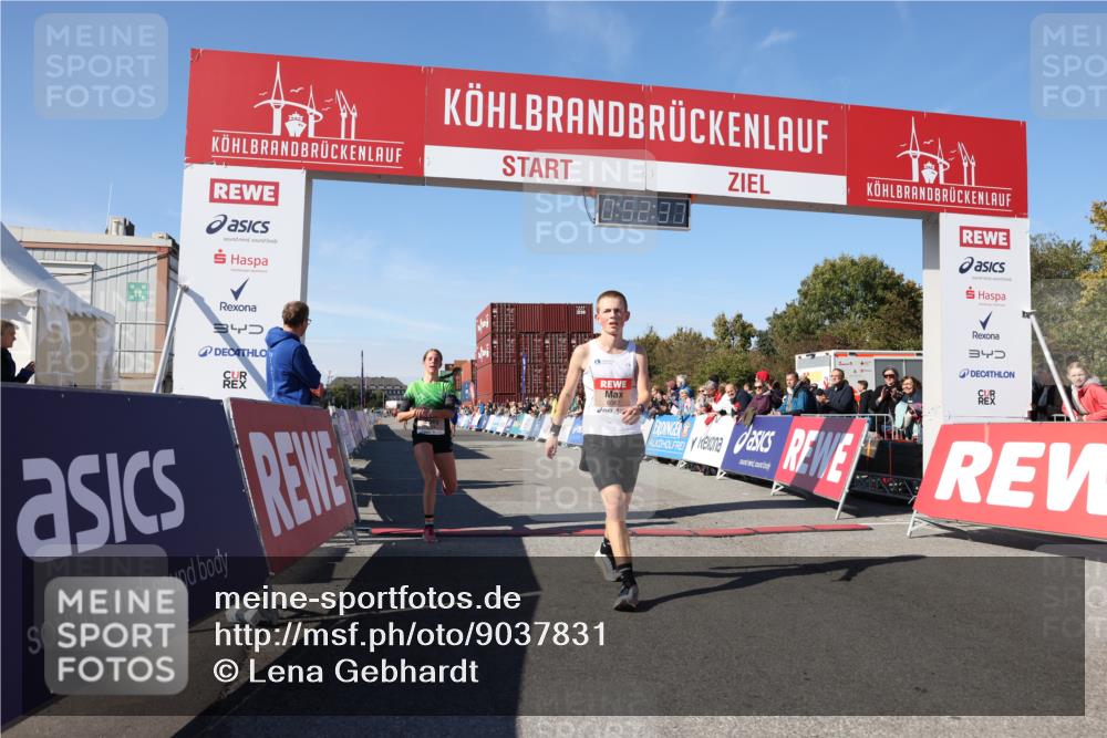 03.10.2025 - Köhlbrandbrückenlauf Lena Gebhardt http://msf.ph/oto/9037831 03.10.2025 12:52:38 Ziel 4013, 4019, 6087, 6625 meine-sportfotos.de