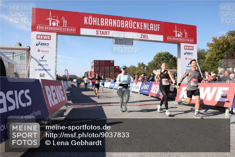 03.10.2025 - Köhlbrandbrückenlauf Lena Gebhardt http://msf.ph/oto/9037833 03.10.2025 13:15:00 Ziel 4224, 4232, 4244, 4282, 4406, 4784, 4890, 5054, 5173, 5525, 5535, 5737, 5760, 5761, 6017, 6128, 6129, 6293, 6454, 6810, 6815 meine-sportfotos.de